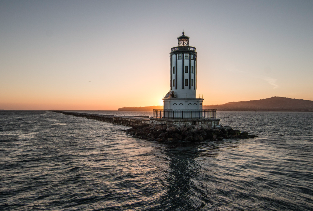 lighthouse_longshoreman_workers
